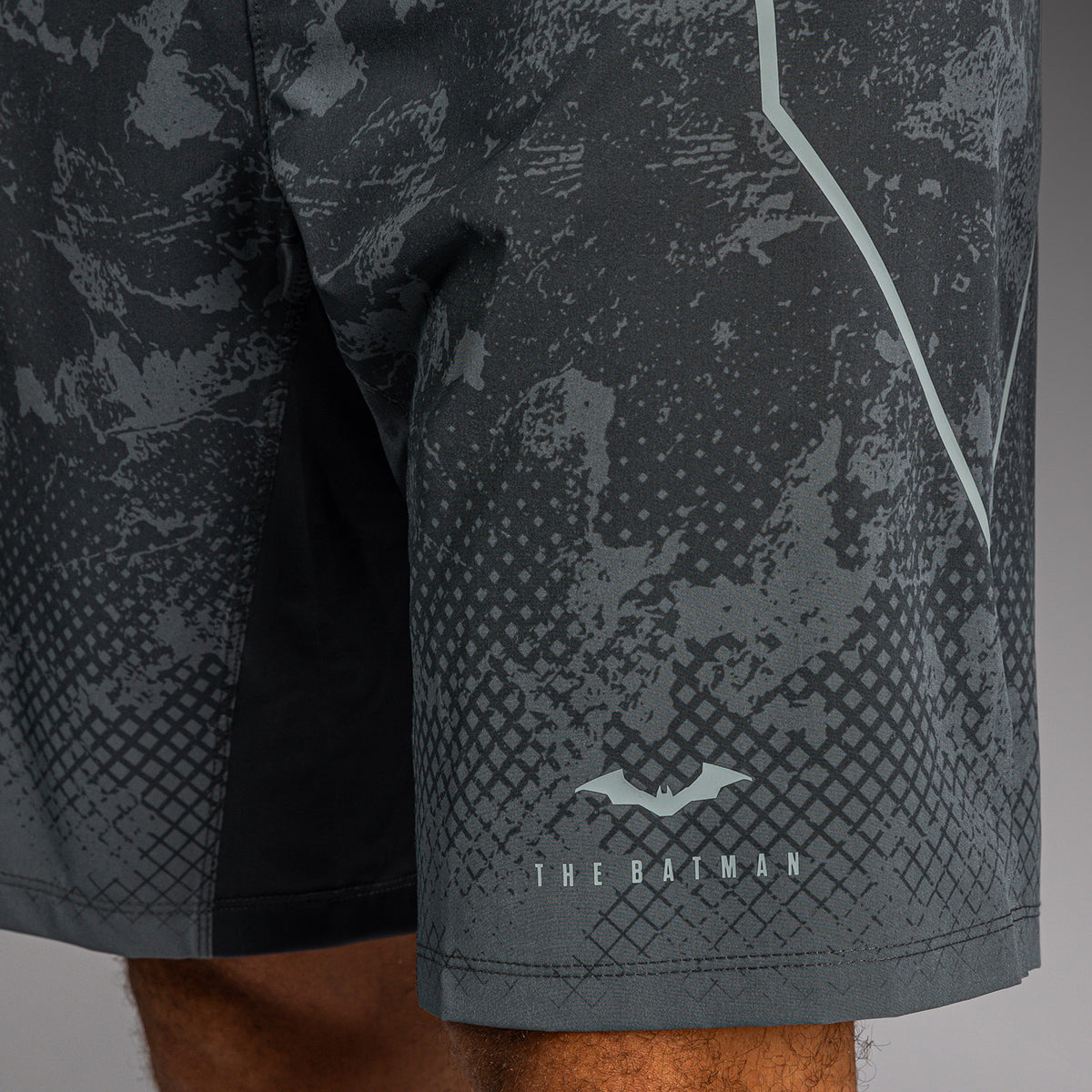 Venum x Batman Fightshorts - Grau