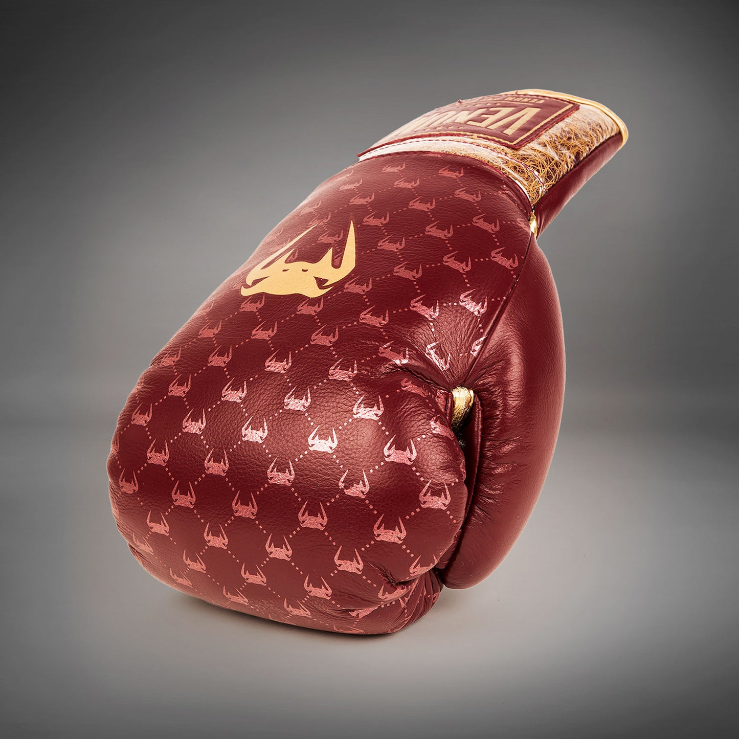 Venum Coco Monogram Pro Boxhandschuhe  – Garnet Red