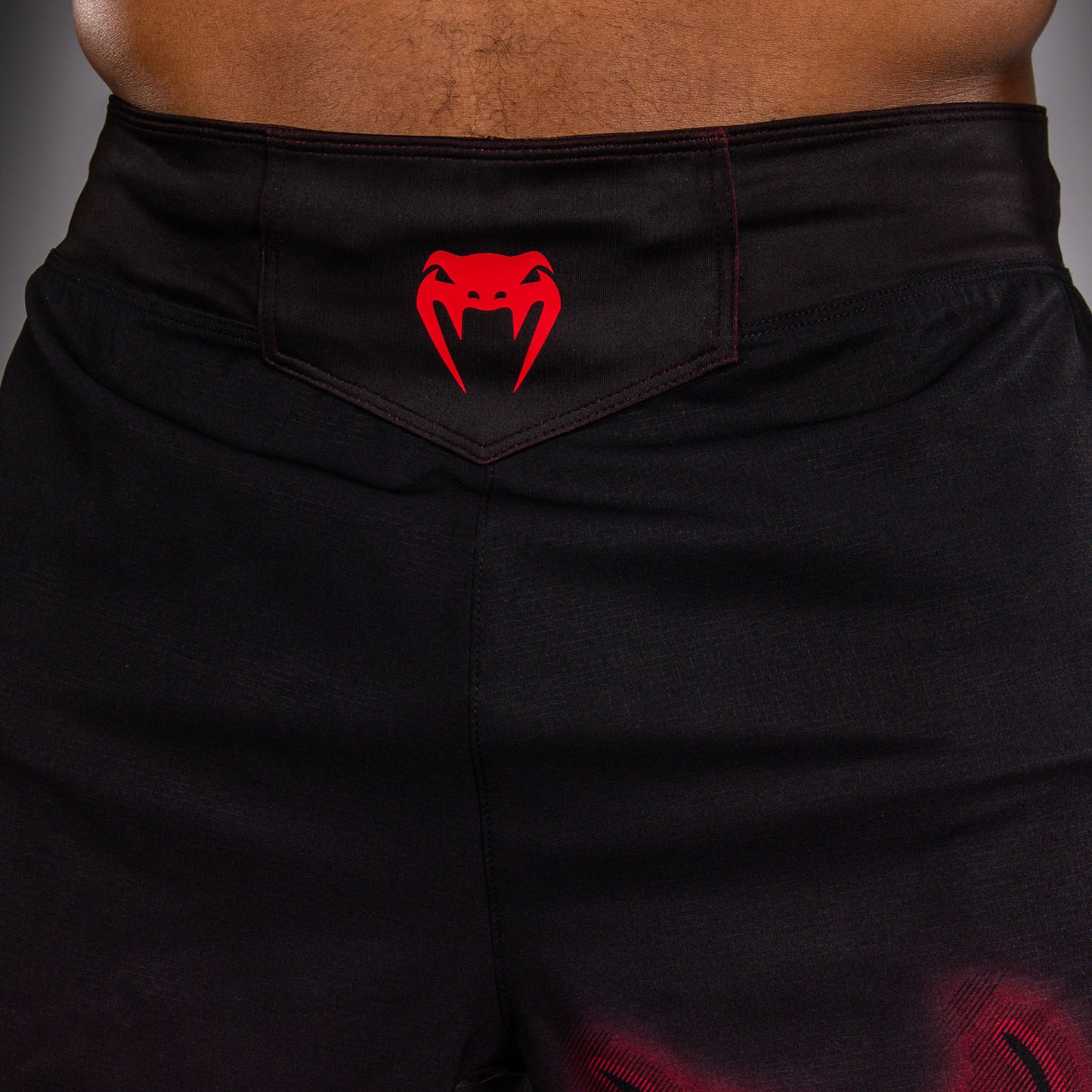 Venum Spectre Fightshorts – Schwarz/Rot
