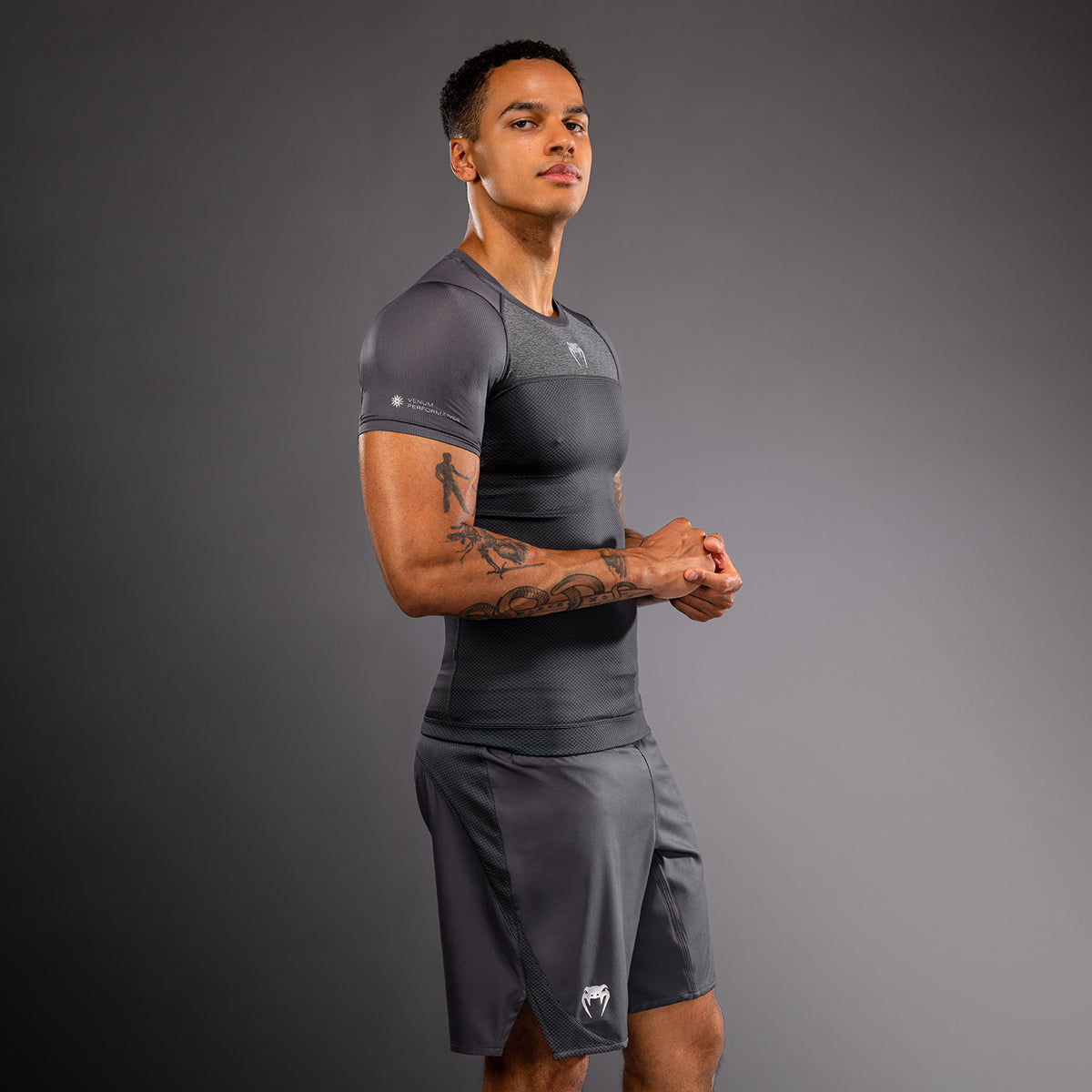 Venum G-Fit Scale Kurzarm-Rashguard - Grau