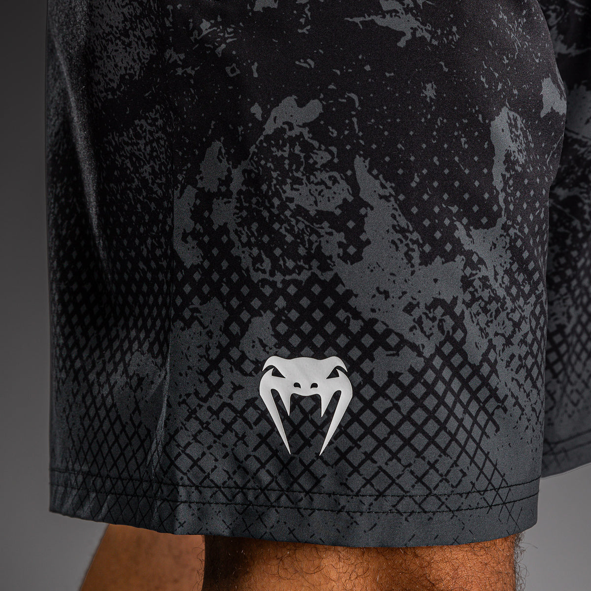 Venum x Batman Trainingsshorts - Schwarz/Grau/Weiß