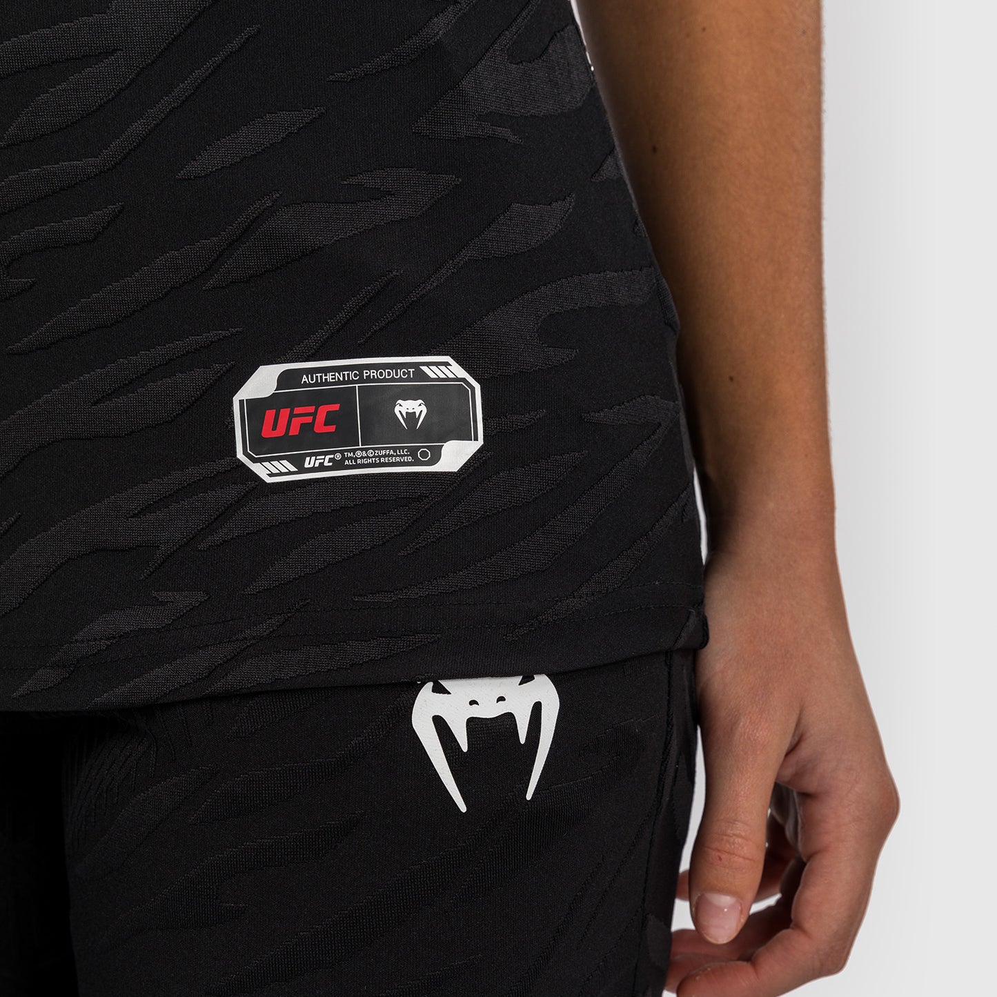 UFC Fusion by Venum Personalized Authentic Fight Night Damen Walkout Jersey - Schwarz