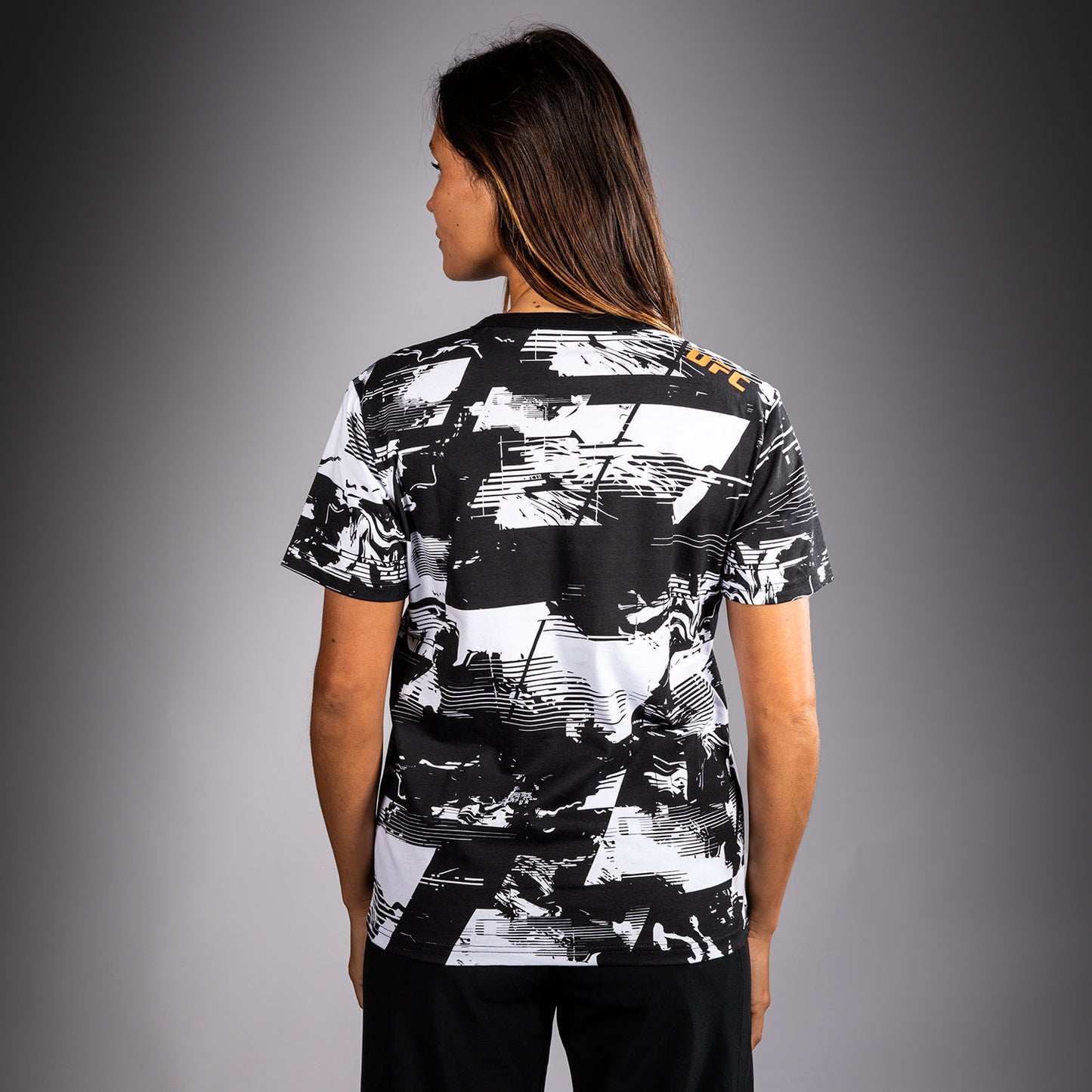 UFC Zenith by Venum Authentic Fight Week Kurzarm T-Shirt Damen - Weiß