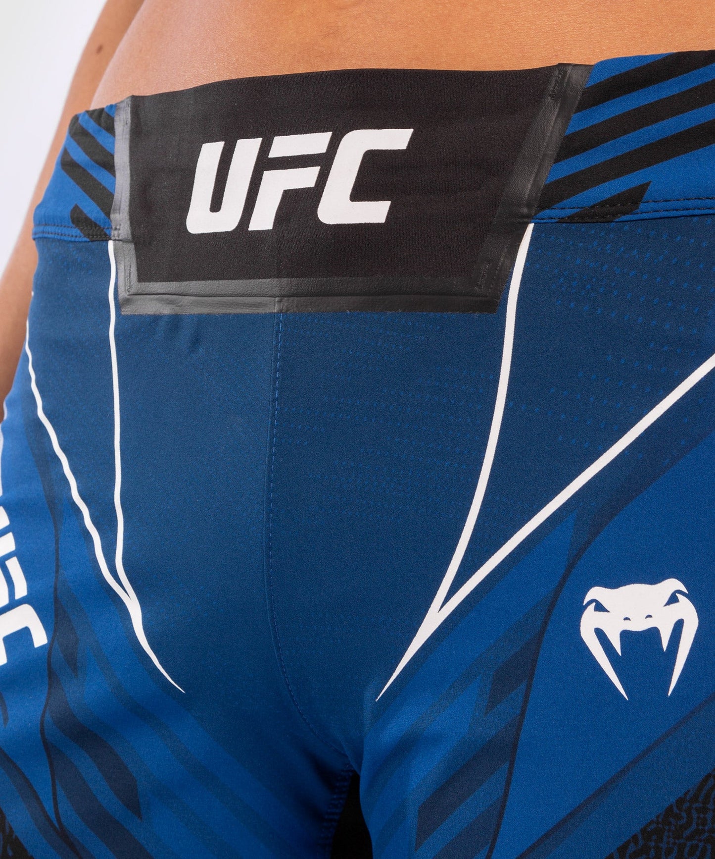 UFC Venum Authentic Fight Night Damen Shorts - Long Fit - Blau