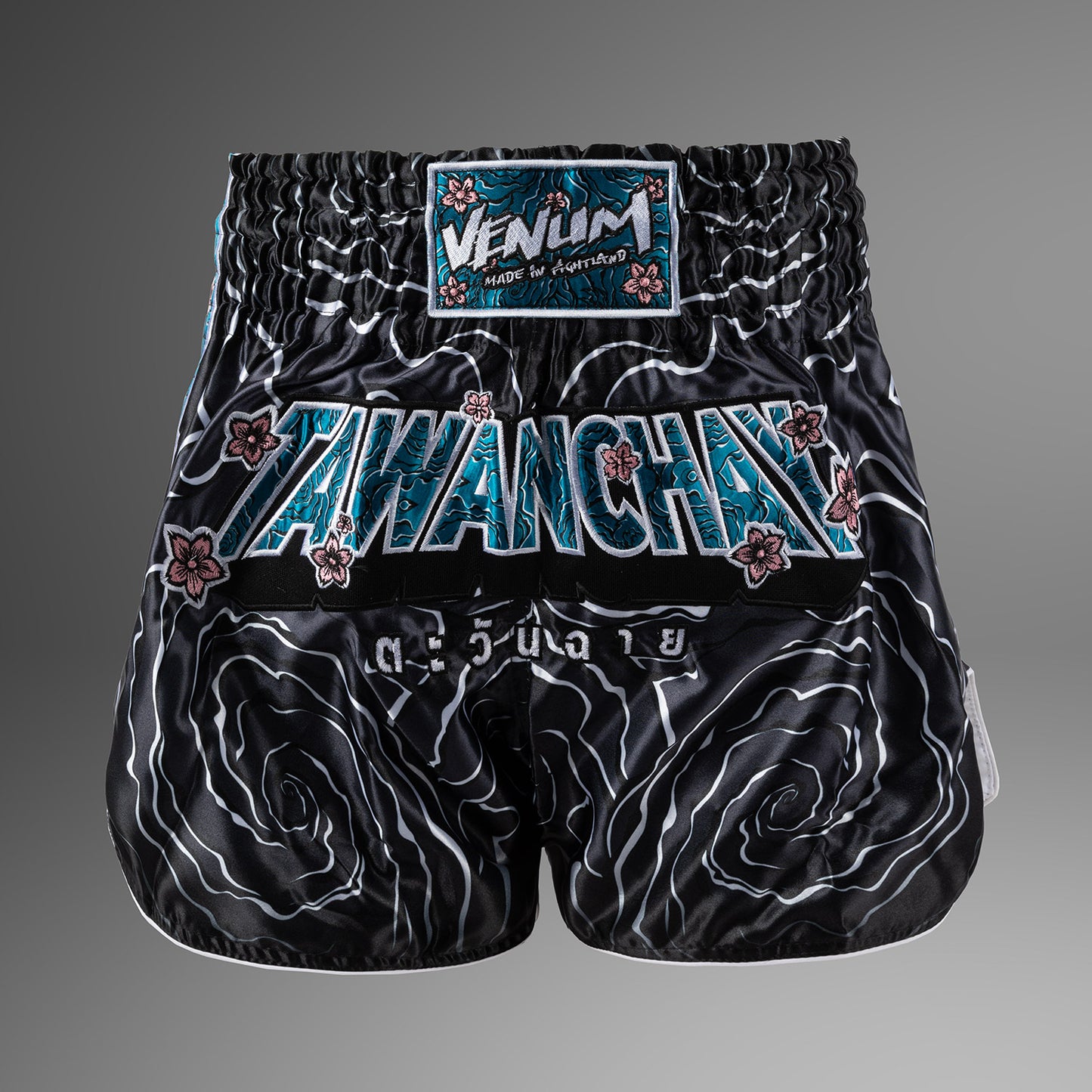 Venum x Tawanchay Muay Thaï Shorts – Schwarz/Weiß