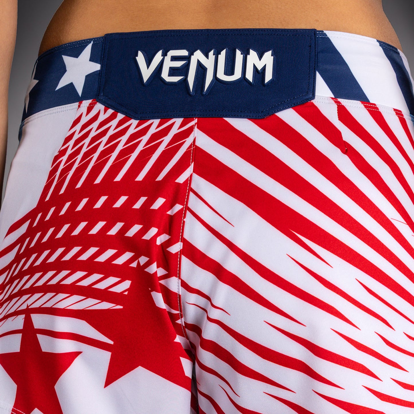 Official UFC Freedom 250 by Venum Authentic Fight Night Fight Shorts für Damen - Weiß
