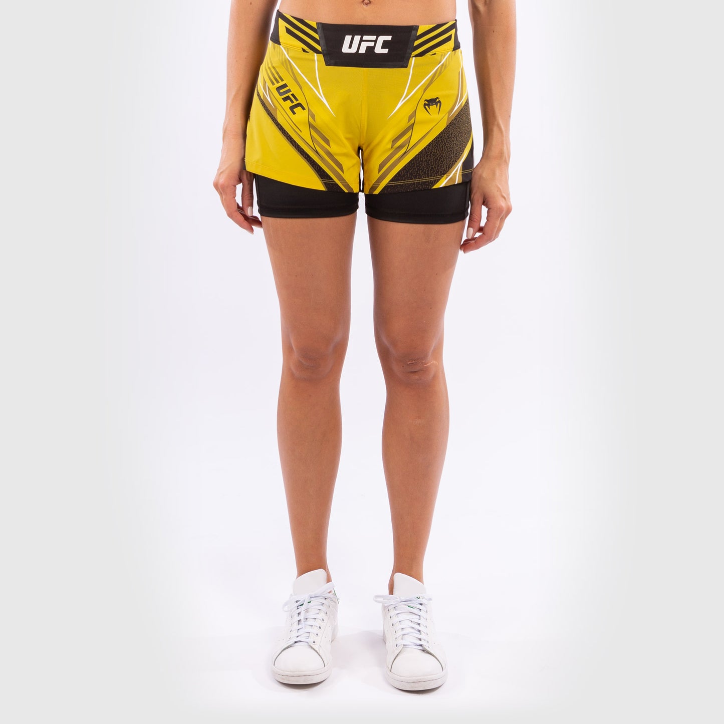 UFC Venum Authentic Fight Night Damen Shorts - Short Fit - Gelb