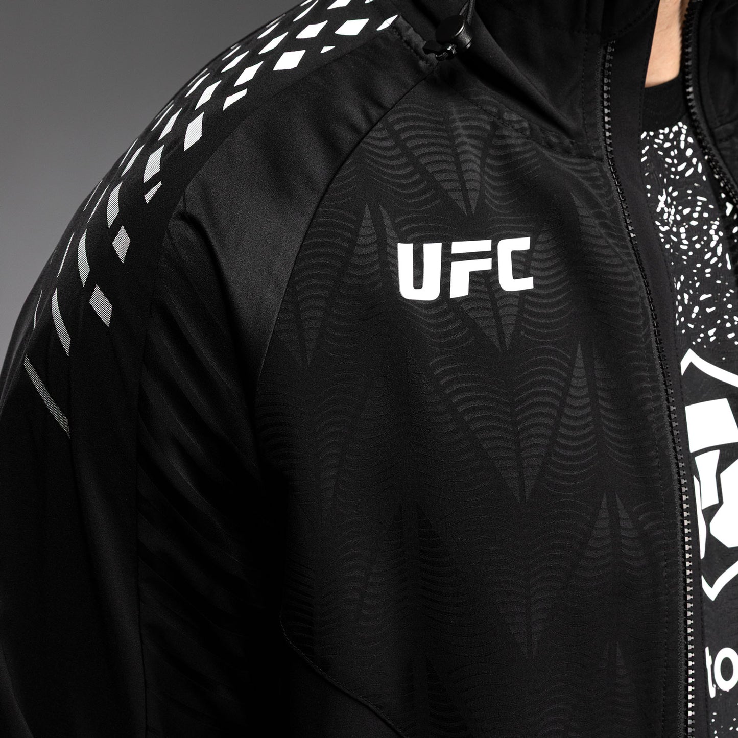UFC Zenith by Venum Authentic Fight Night Kapuzenjacke Herren Personalisiert - Schwarz