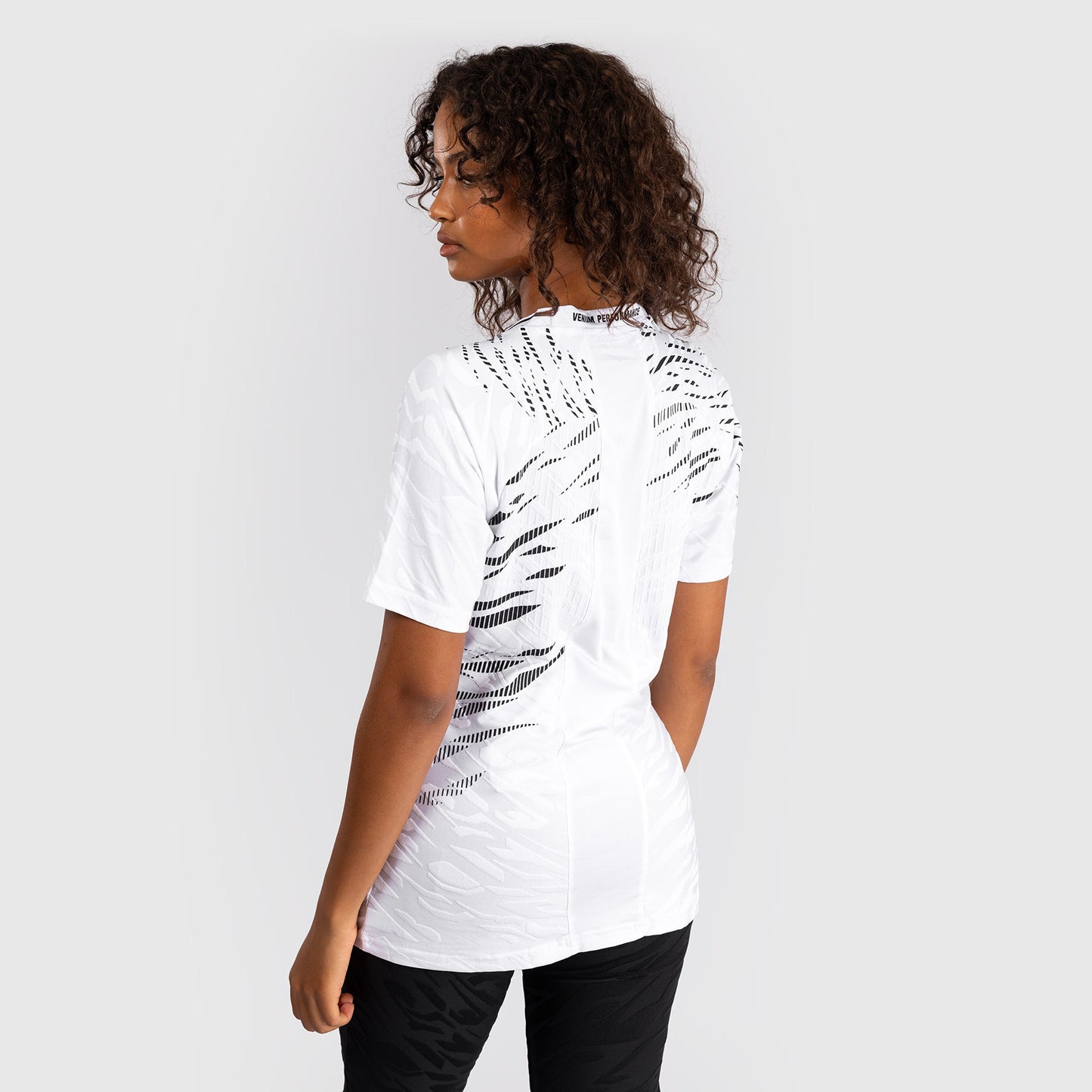 UFC Fusion by Venum Personalized Authentic Fight Night Damen Walkout Jersey - Weiß