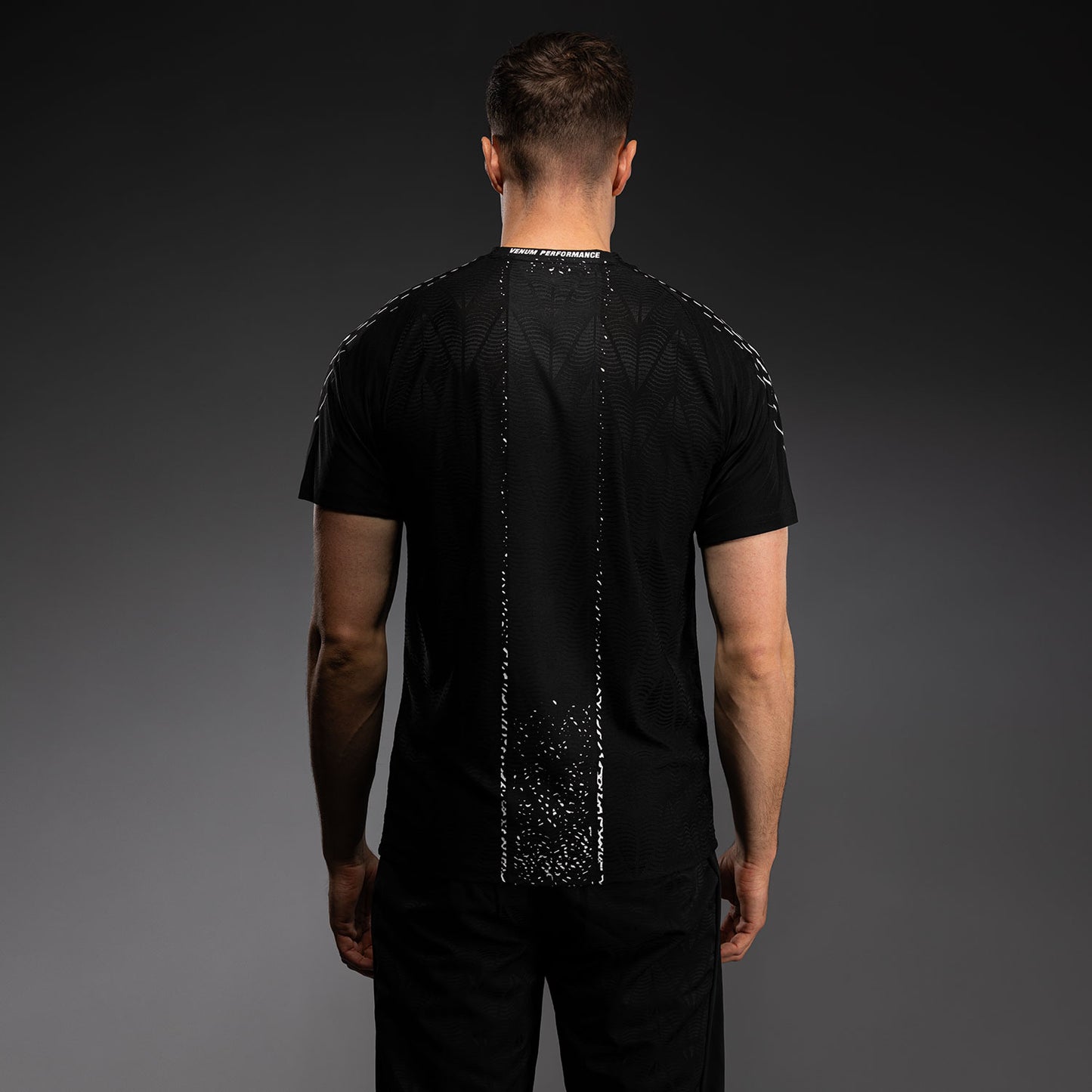 UFC Zenith by Venum Authentic Fight Night Offizielles Walkout-Trikot Herren Personalisiert - Schwarz