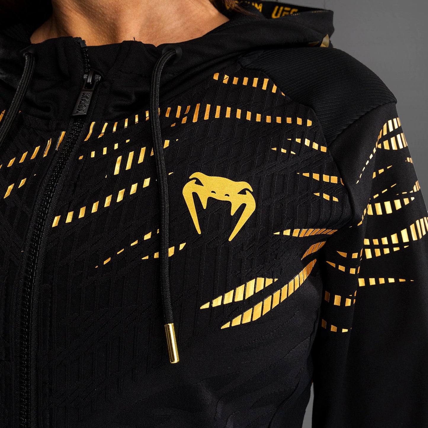 UFC Fusion by Venum Authentic Fight Night Damen Walkout Hoodie - Champion