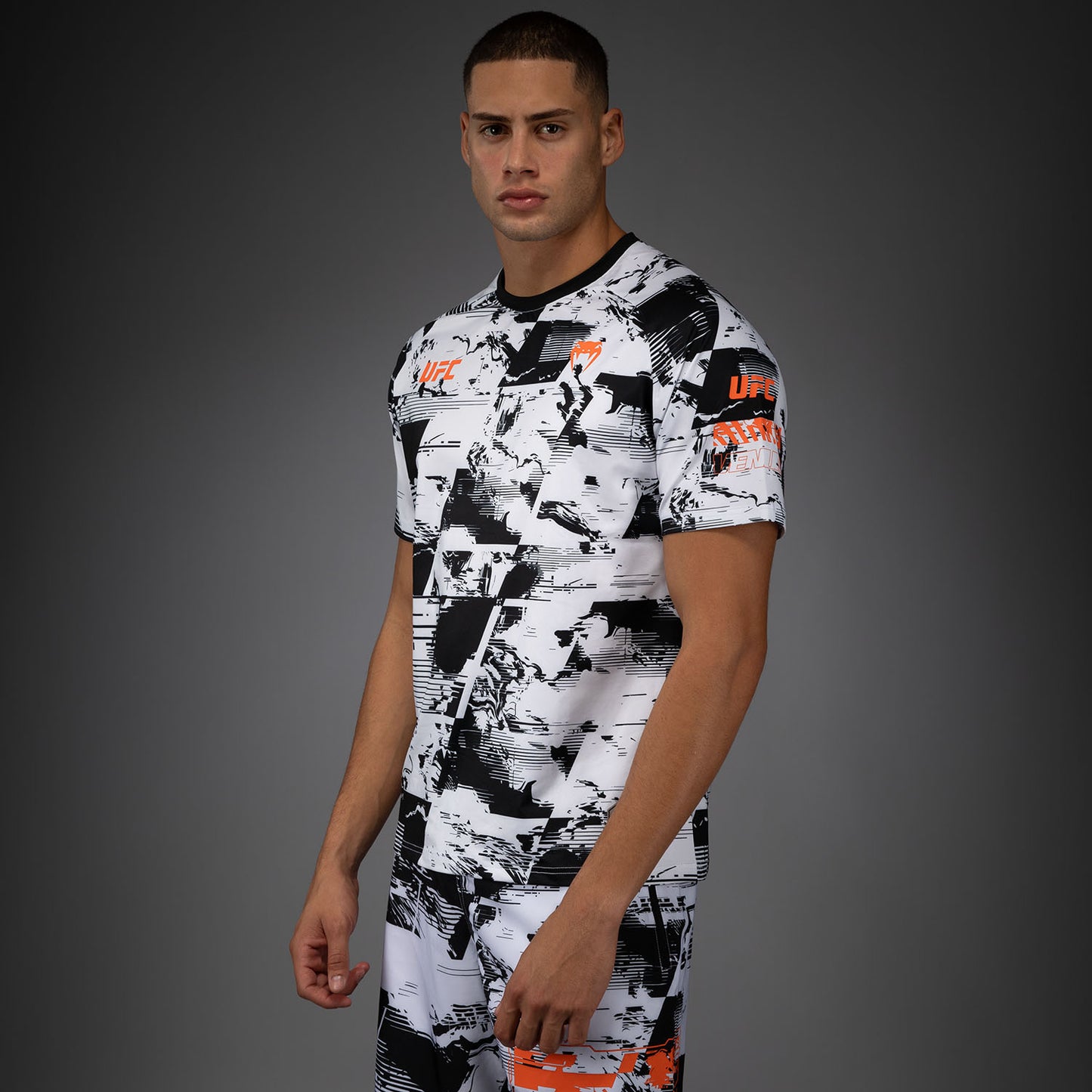 UFC Zenith by Venum Authentic Fight Week Performance Kurzarm T-Shirt Herren - Weiß