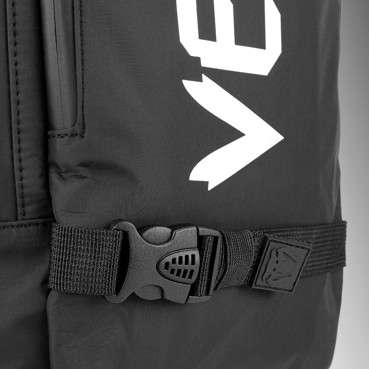 Venum Challenger Pro Evo Rucksack (20-25L) – Schwarz/Weiß