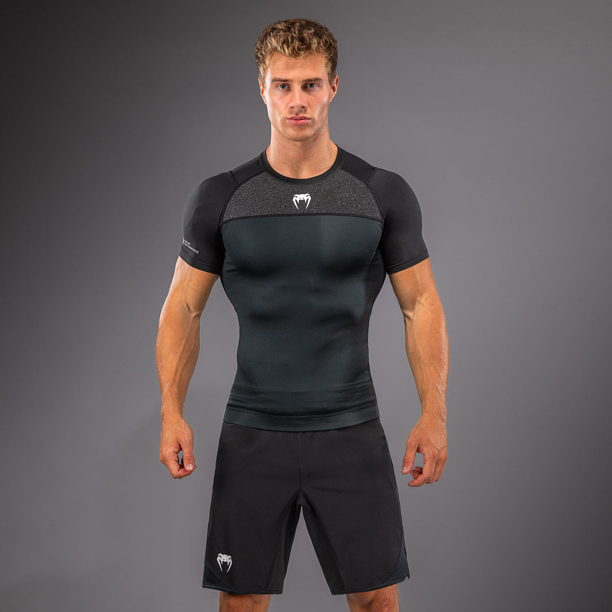 Venum G-Fit Scale Kurzarm-Rashguard - Schwarz