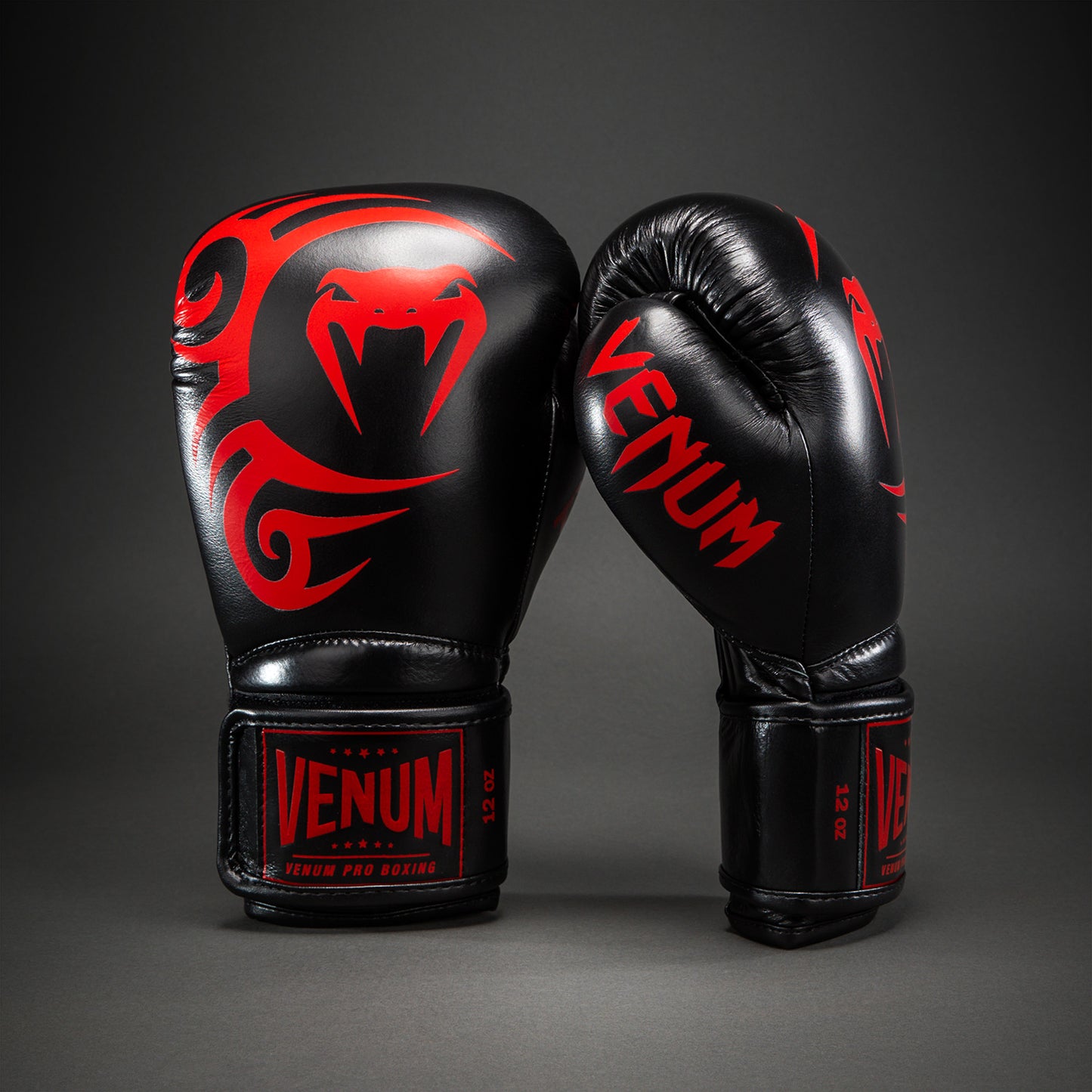 Venum Giant 2.0 Mike Tyson Pro Boxhandschuhe – Schwarz/Rot