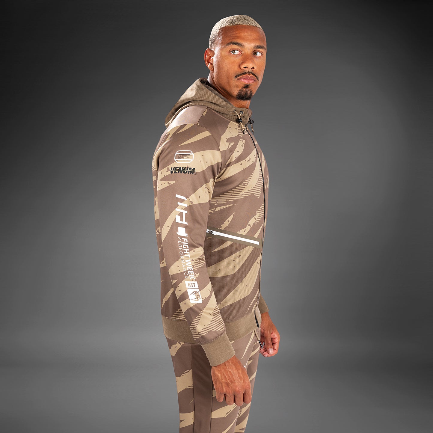 UFC Adrenaline by Venum Fight Week Herren Zip Hoodie - Desert Camo