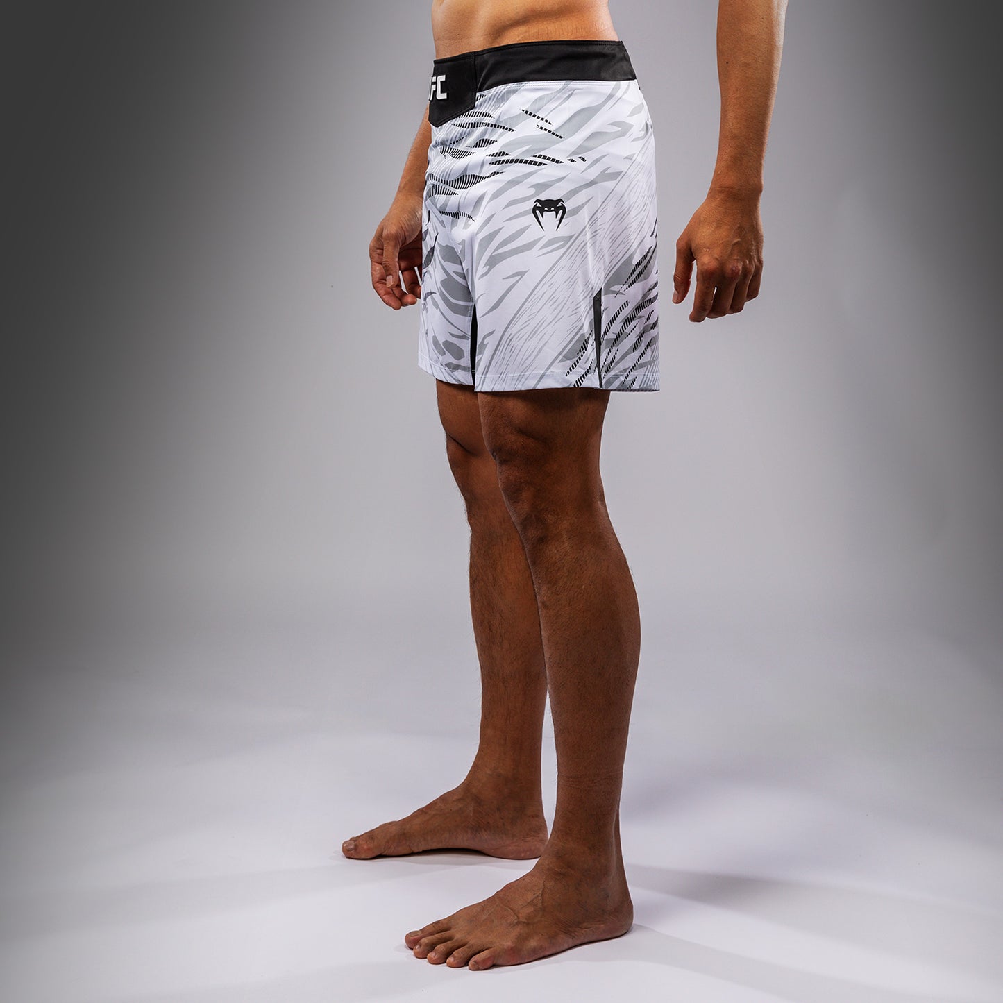 UFC Fusion by Venum Authentic Fight Night Herren Fight Short - Short Fit - Weiß