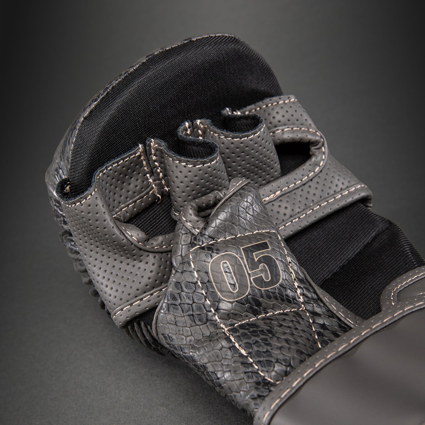 Venum Midnight Fury MMA-Sparring-Handschuhe - Schwarz/Grau/Silber