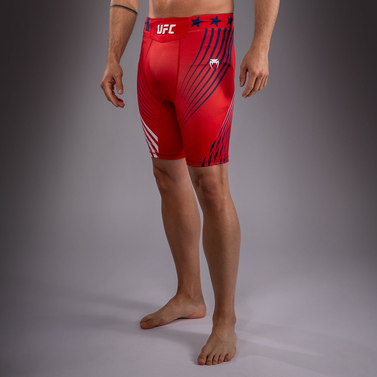 Official UFC Freedom 250 by Venum Authentic Fight Night Vale Tudo Shorts für Herren - Rot