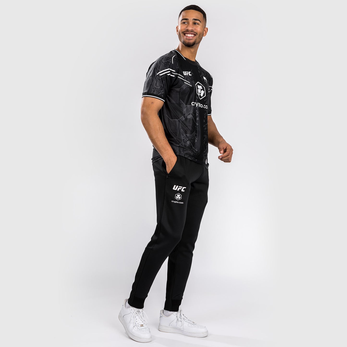 UFC Adrenaline by Venum Authentic Fight Night Herren Walkout Hose - Schwarz