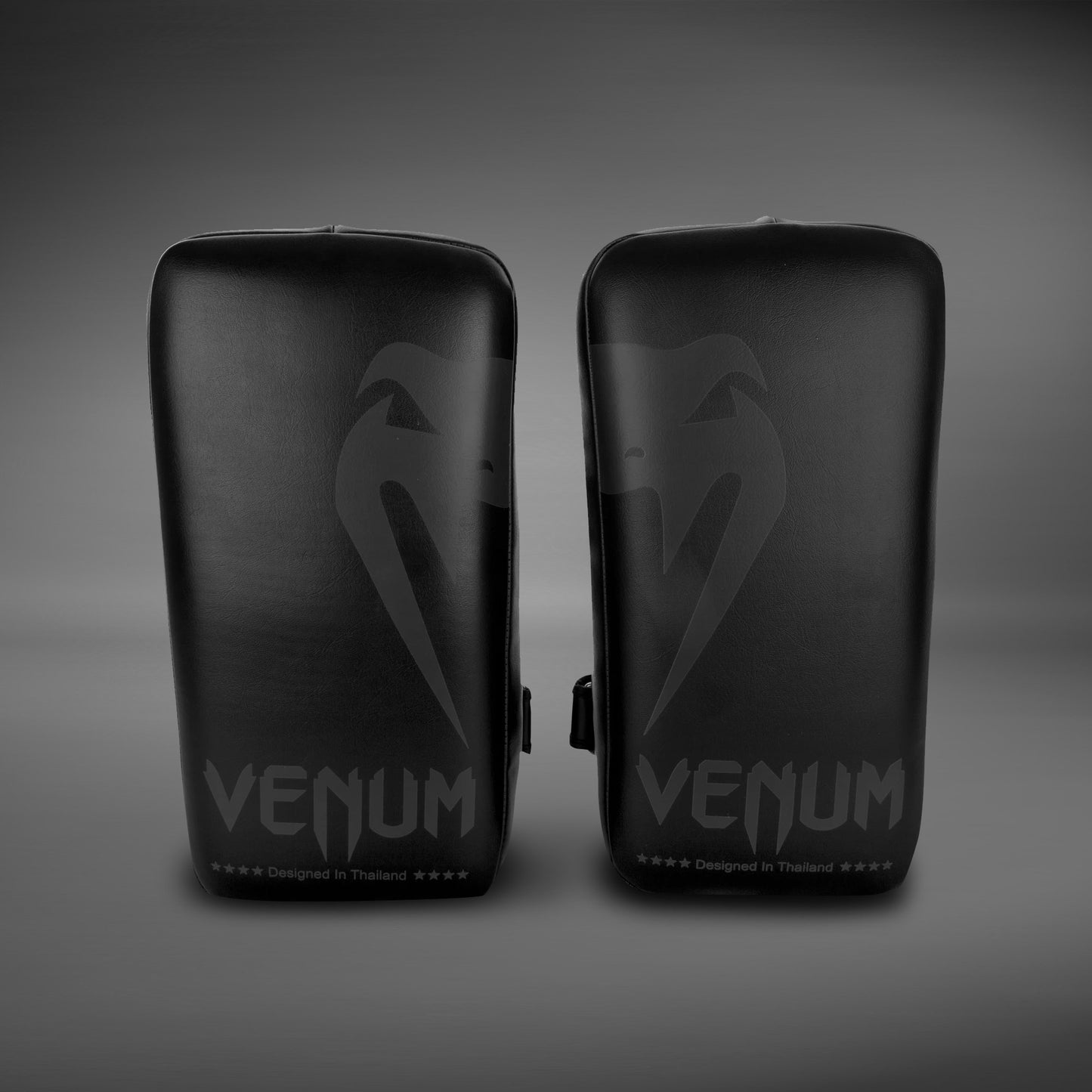 Venum Giant Kick Pads - Schwarz/Schwarz (Paar)