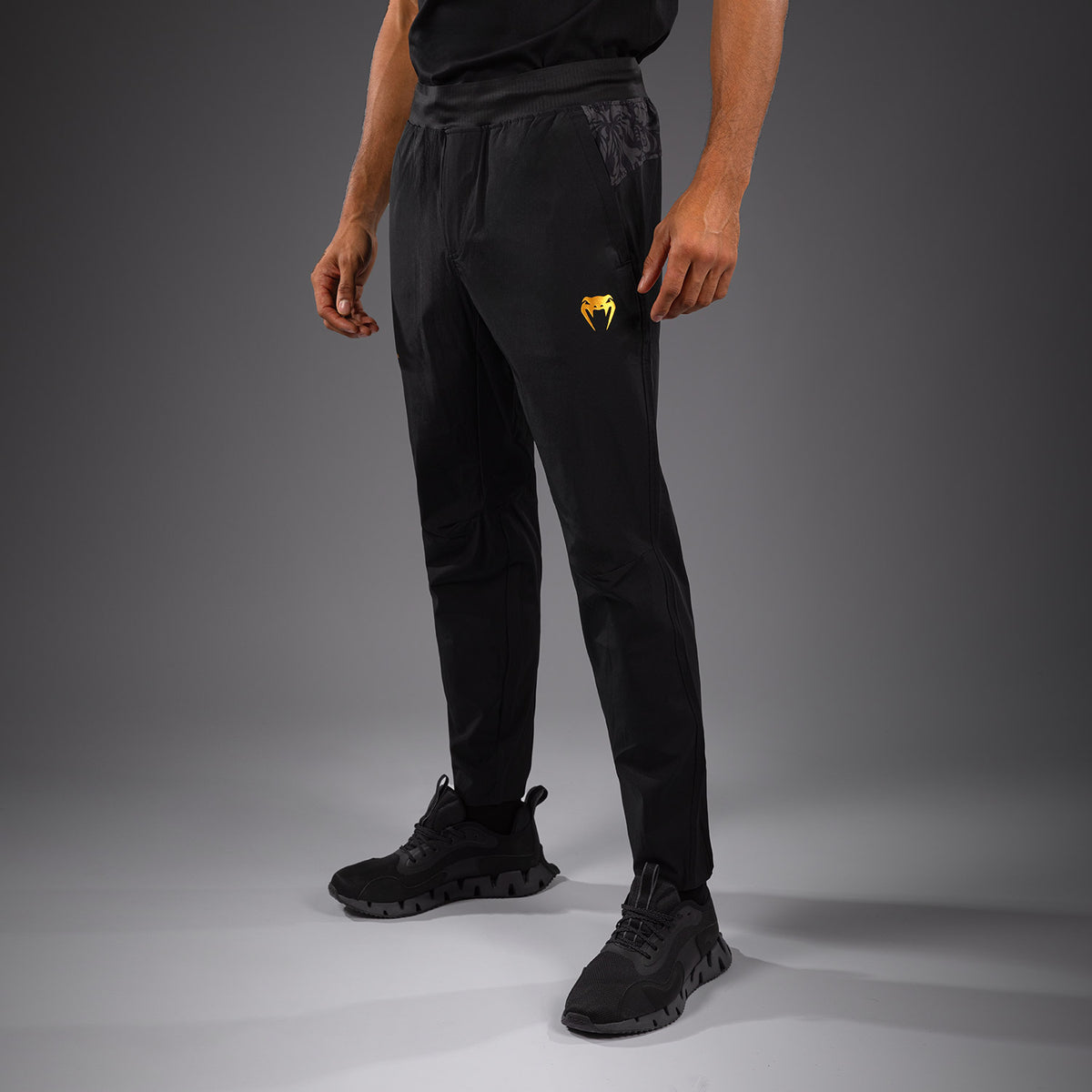 Venum x Topuria Unmatched Edition Jogginghose - Schwarz/Gold