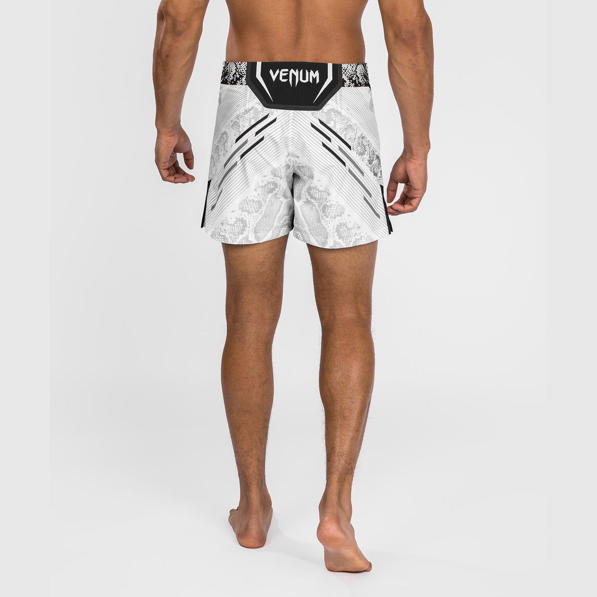 UFC Adrenaline by Venum Personalisierte Authentic Fight Night Herren-Kampfshort - Kurze Passform - Weiß
