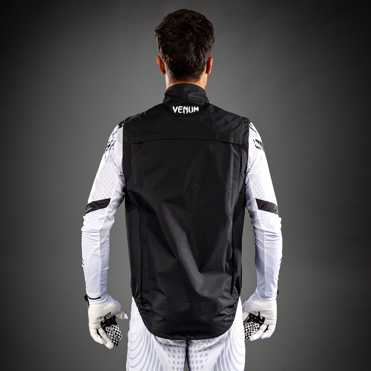 Venum MX Basics Ärmellose Windjacke - Schwarz/Weiß