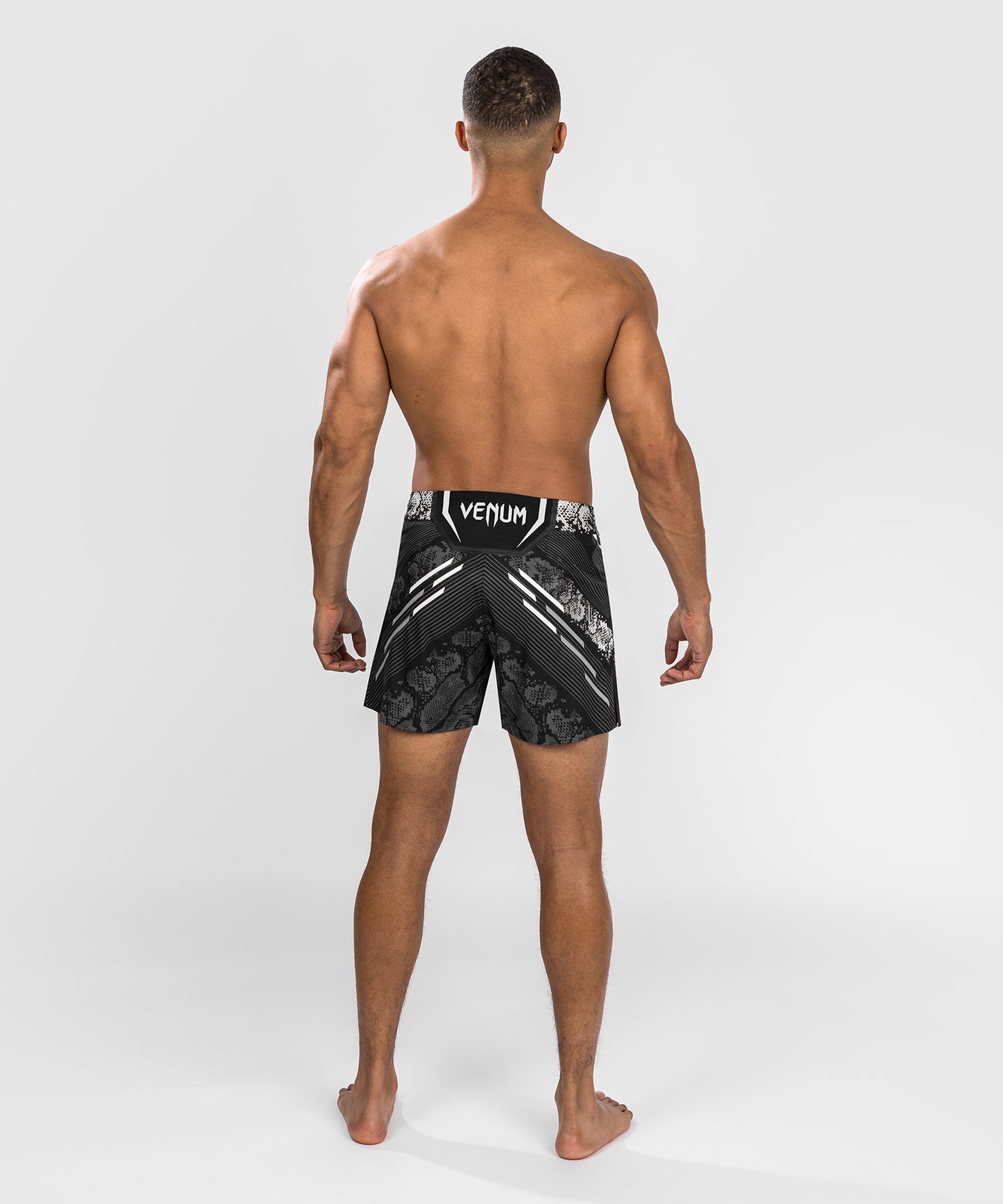 UFC Adrenaline by Venum Authentic Fight Night Fight Short für Männer - Kurze Passform - Schwarz