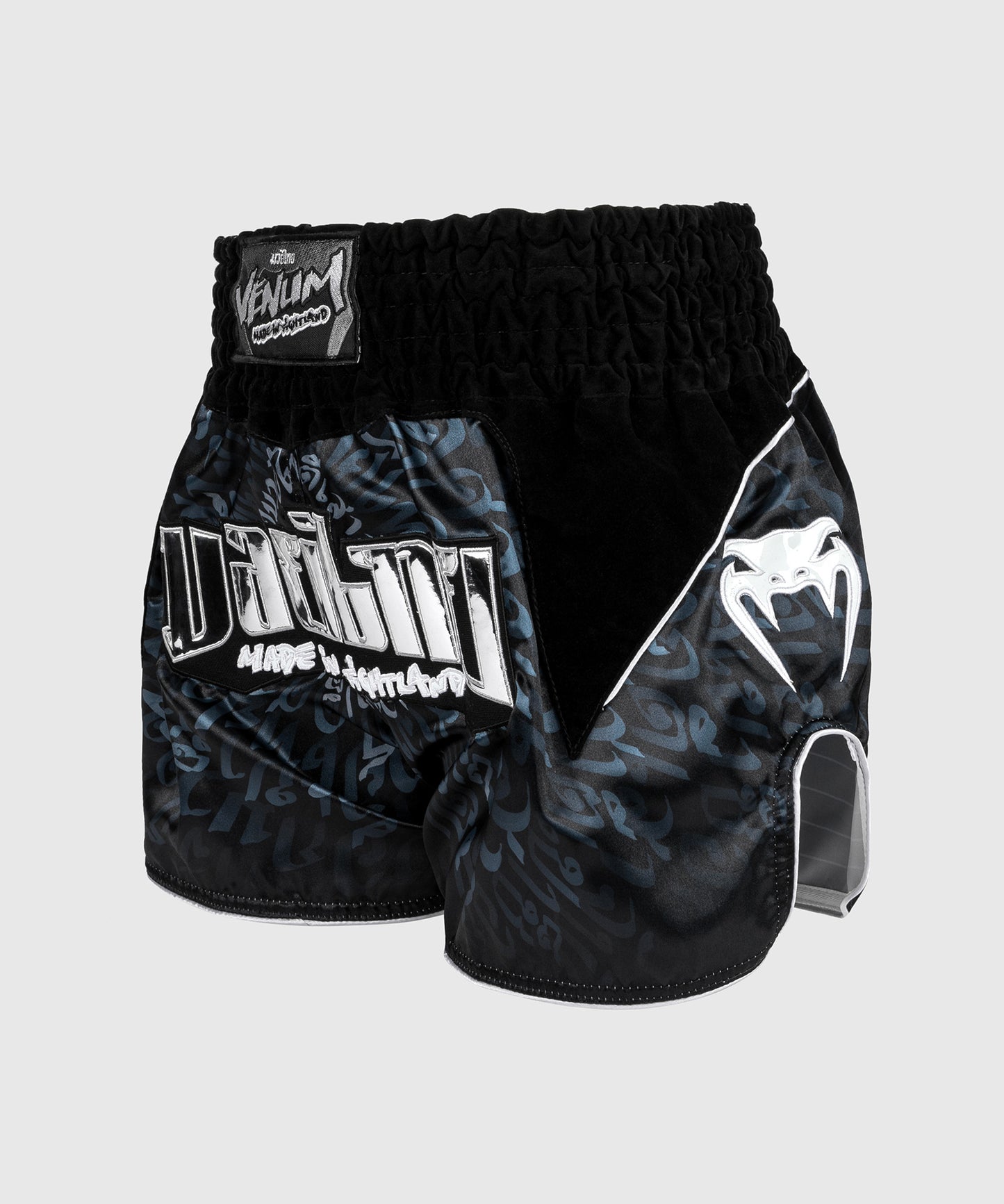 Venum Attack Muay Thai Shorts - Schwarz/Silber
