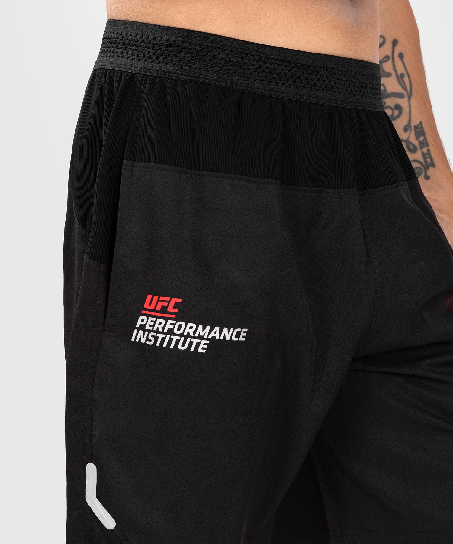 Short de performance pour hommes UFC Venum Performance Institute 2.0 - Noir/Rouge - Shorts de fitness