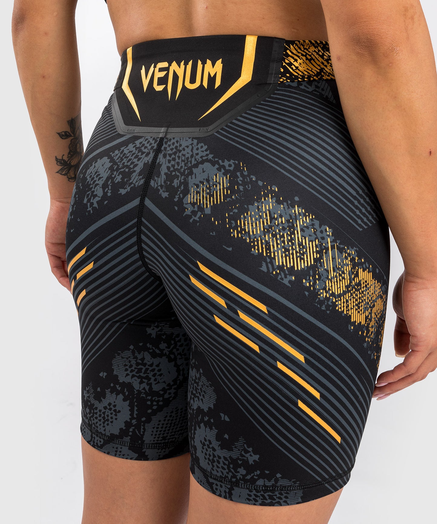 UFC Adrenaline by Venum Authentic Fight Night Vale Tudo Short für Frauen - Lange Passform - Champion