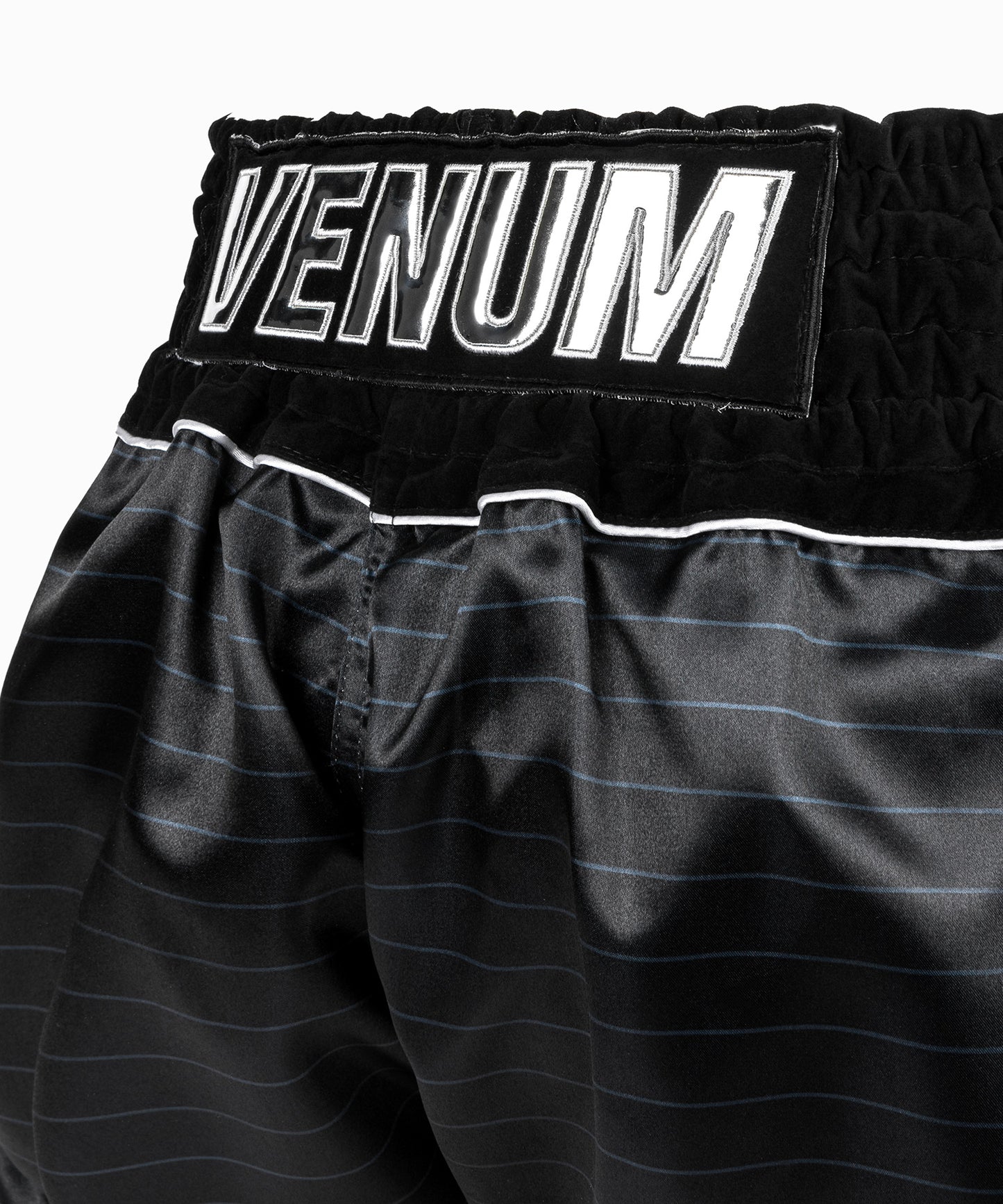 Venum Attack Muay Thai Shorts - Schwarz/Silber