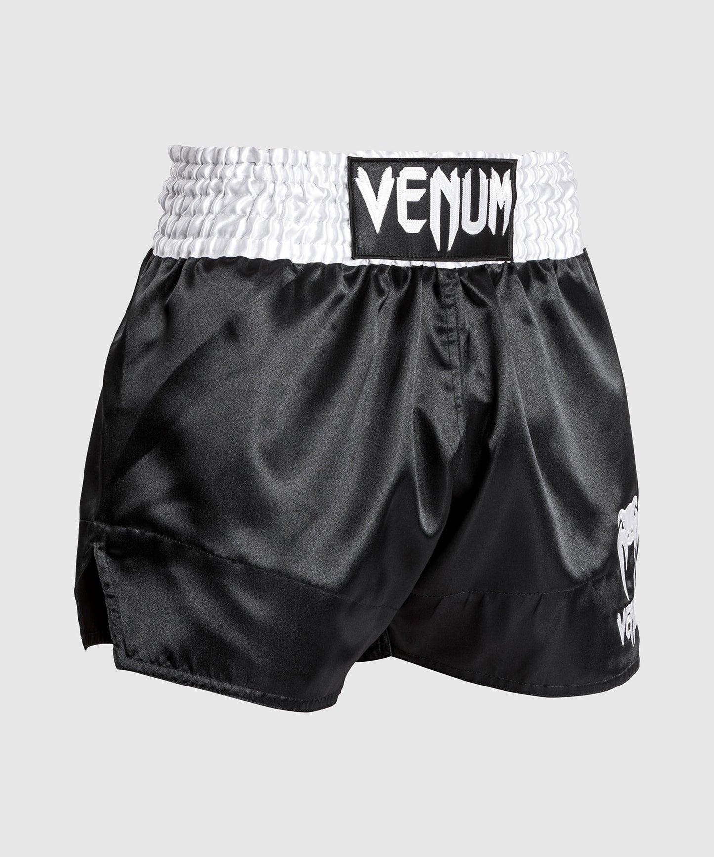 Venum Classic - Muay Thai Shorts Weiß/Schwarz/Weiß