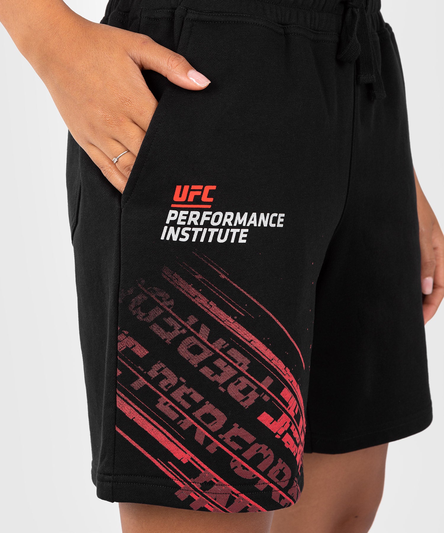 Short de performance pour femmes UFC Venum Performance Institute 2.0 - Noir/Rouge - Shorts